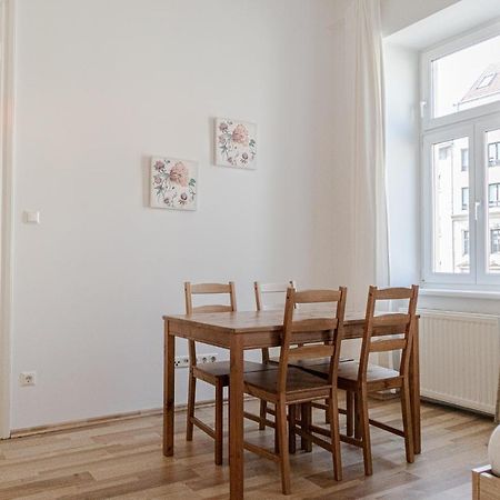 Special Vintage Viennese Apartment - 12Min F Downtown Екстериор снимка