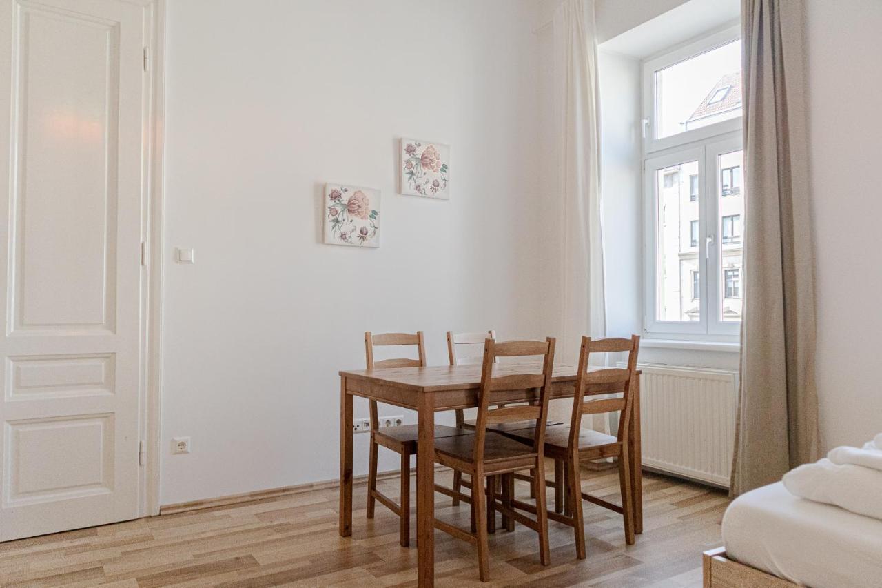 Special Vintage Viennese Apartment - 12Min F Downtown Екстериор снимка