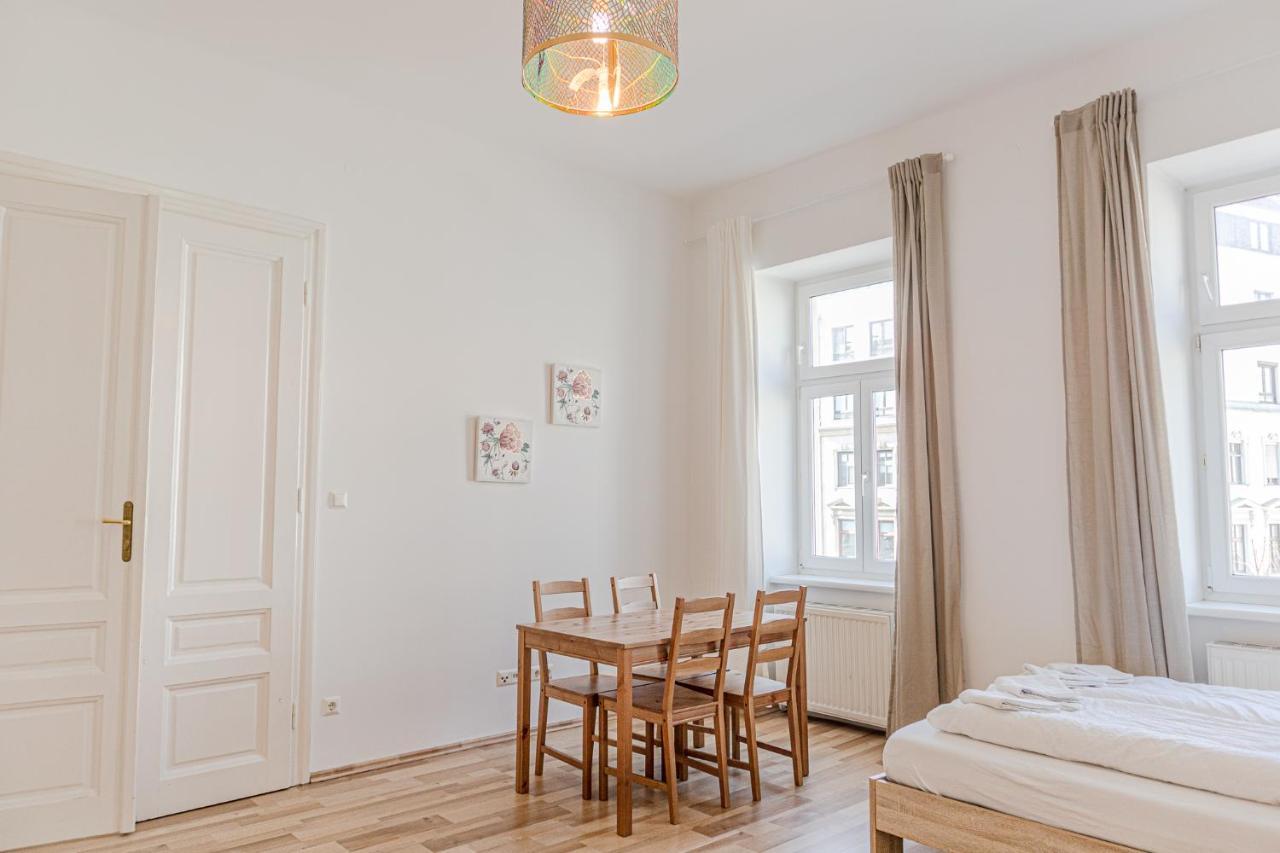 Special Vintage Viennese Apartment - 12Min F Downtown Екстериор снимка